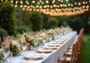 Réception de mariage en plein air avec table décorée